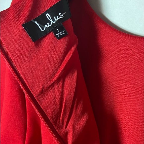 Lulu's Red Long Sleeve Dress with Flared Cuffs size Large Perfect for Valentines - Picture 7 of 16